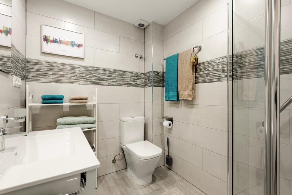 Bathroom, Living room