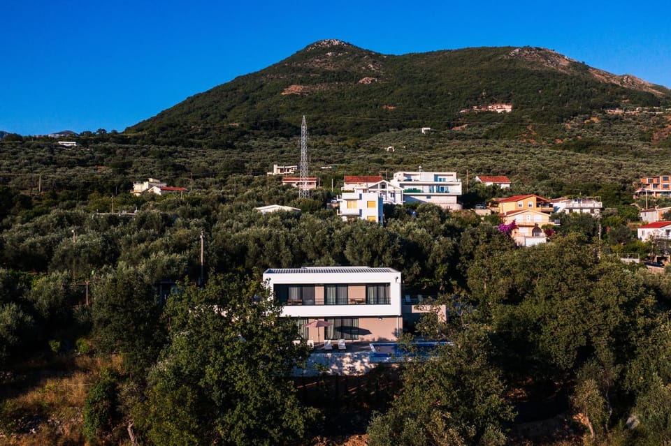 Property building, Day, Natural landscape, Mountain view