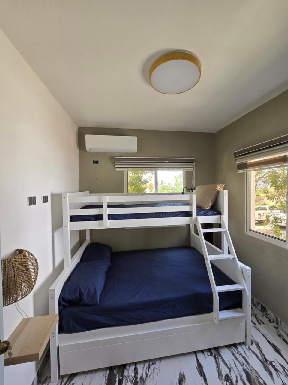 Bedroom, bunk bed, air conditioner