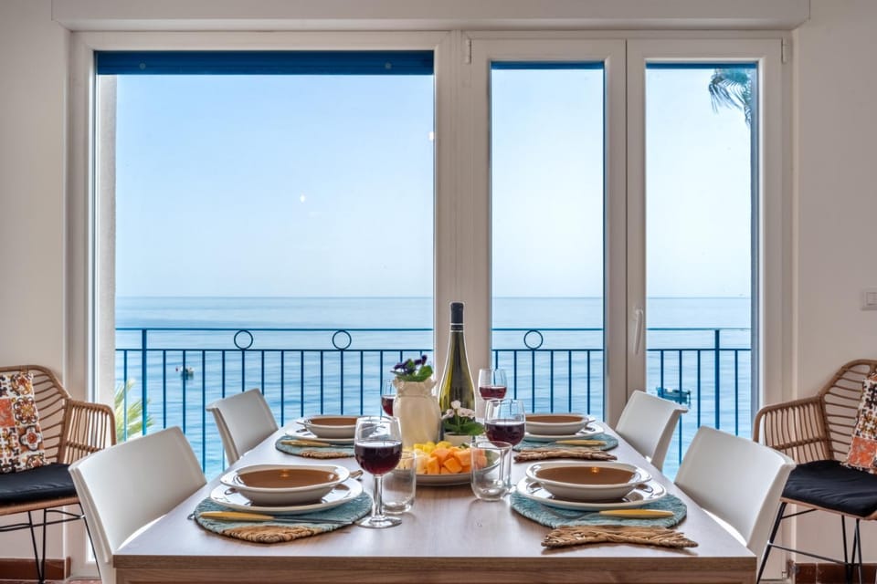 View (from property/room), Dining area, Sea view