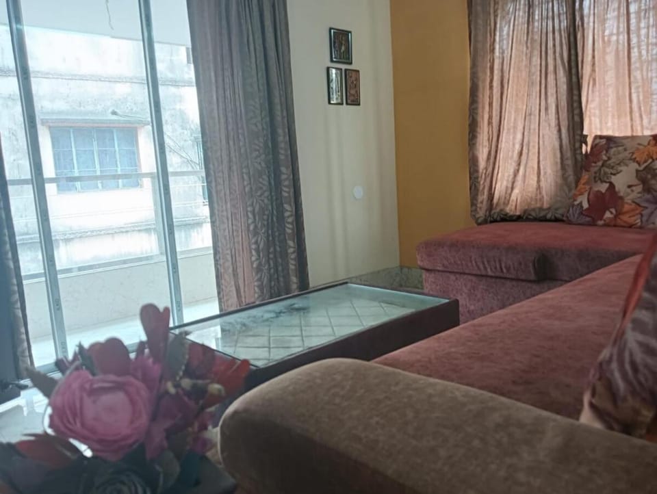 TheaNest Middle point of Airport & Dudum Metro Apartment in Kolkata