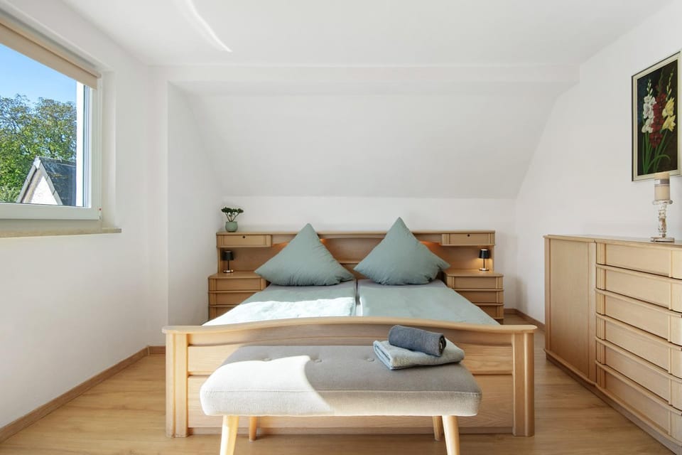 Living room, Bedroom