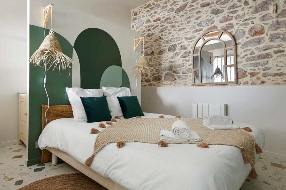 Bed, Decorative detail
