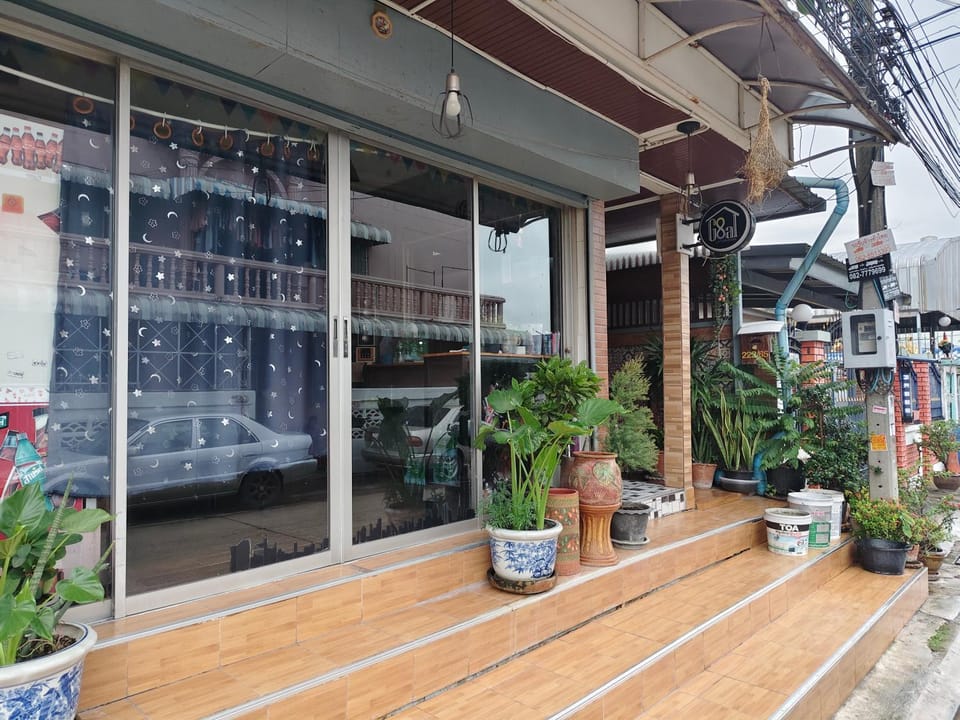 G8 Latkrabang Apartment in Bangkok