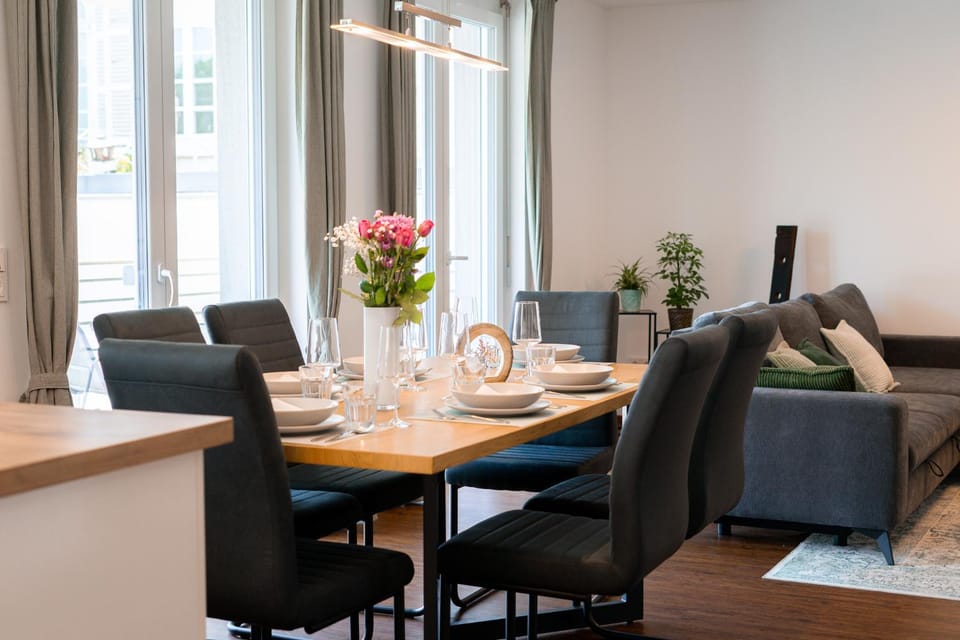 Balcony/Terrace, Living room, Seating area, Dining area