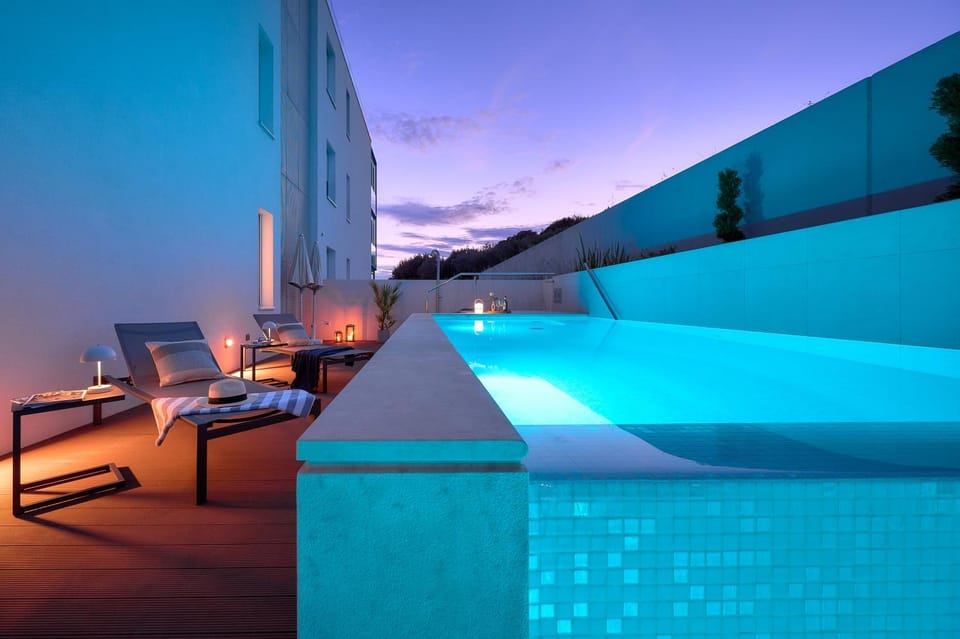 Patio, Night, Natural landscape, View (from property/room), Balcony/Terrace, Seating area, Pool view, Swimming pool, sunbed