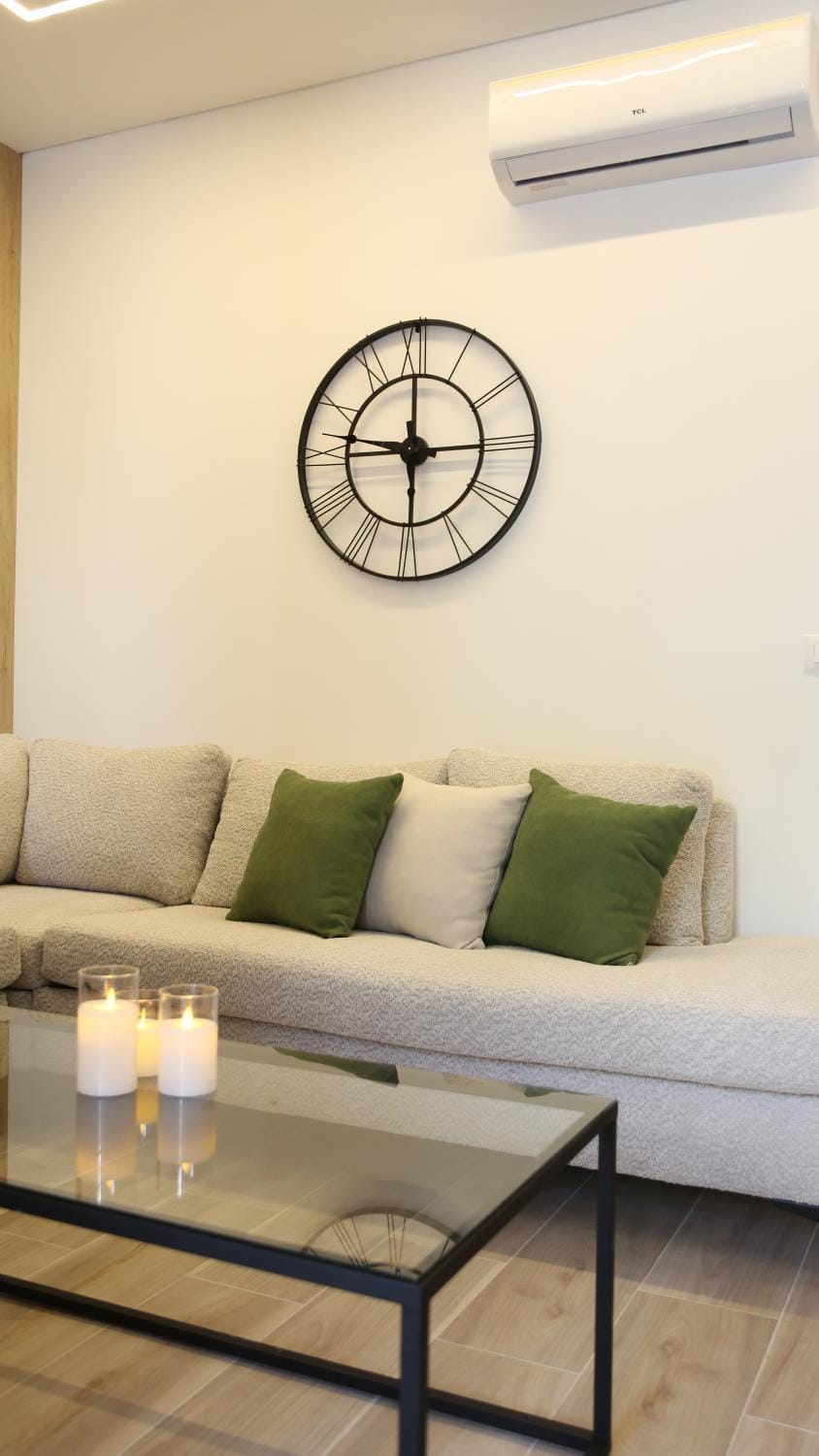 Living room, Seating area, air conditioner