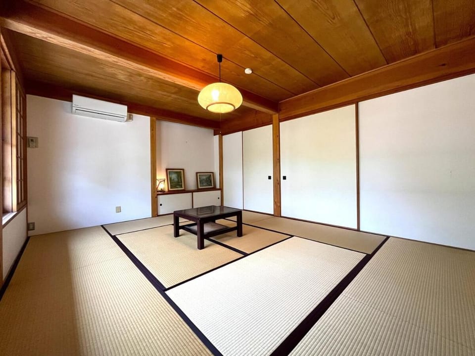 Photo of the whole room, Seating area, Bedroom