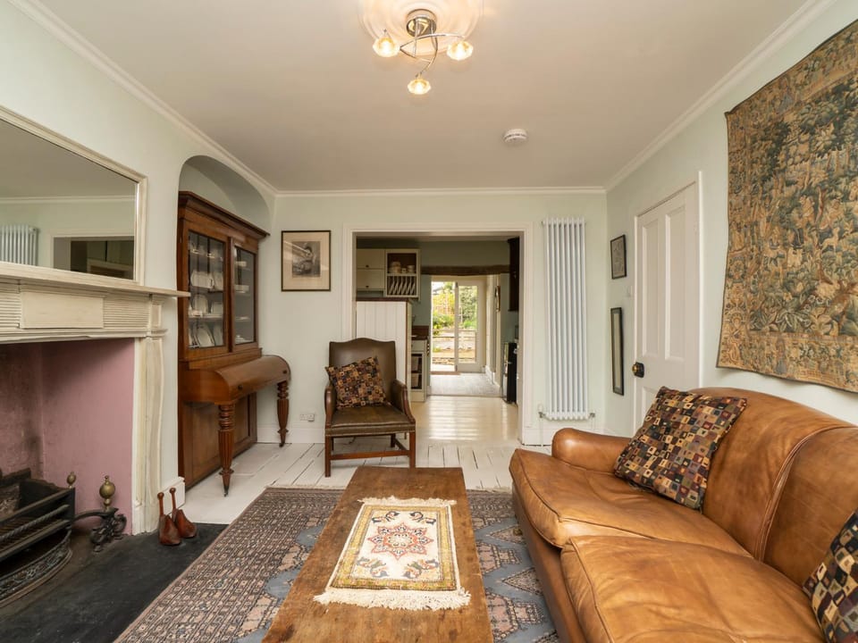Charming 3 Bedroom House next to Victoria Park Pass the Keys House in Bath