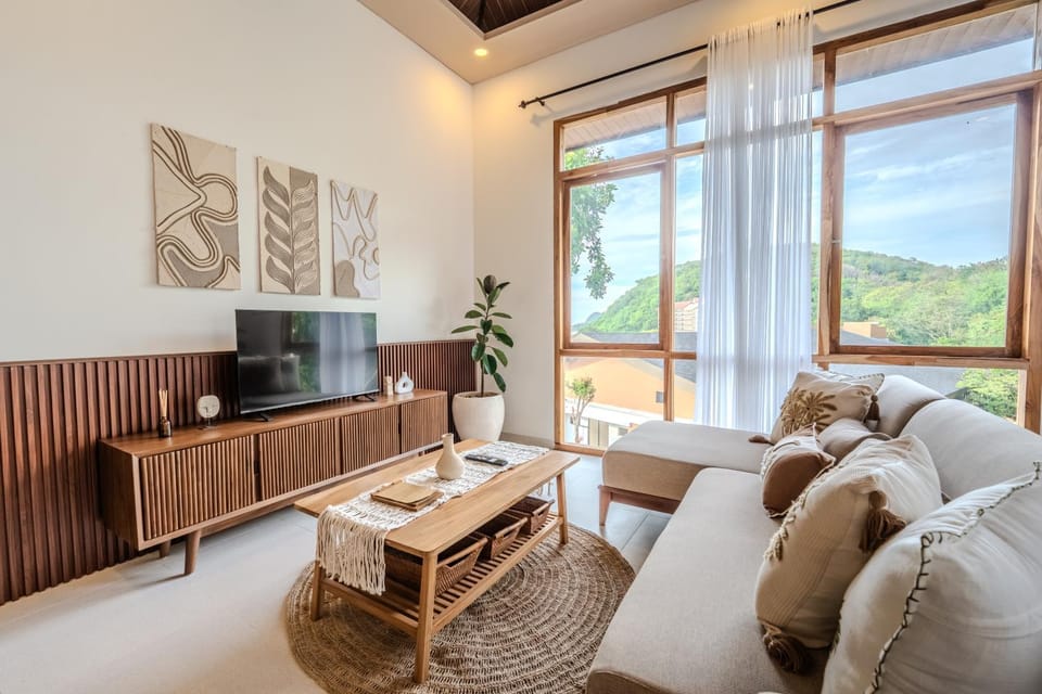 Natural landscape, TV and multimedia, Living room