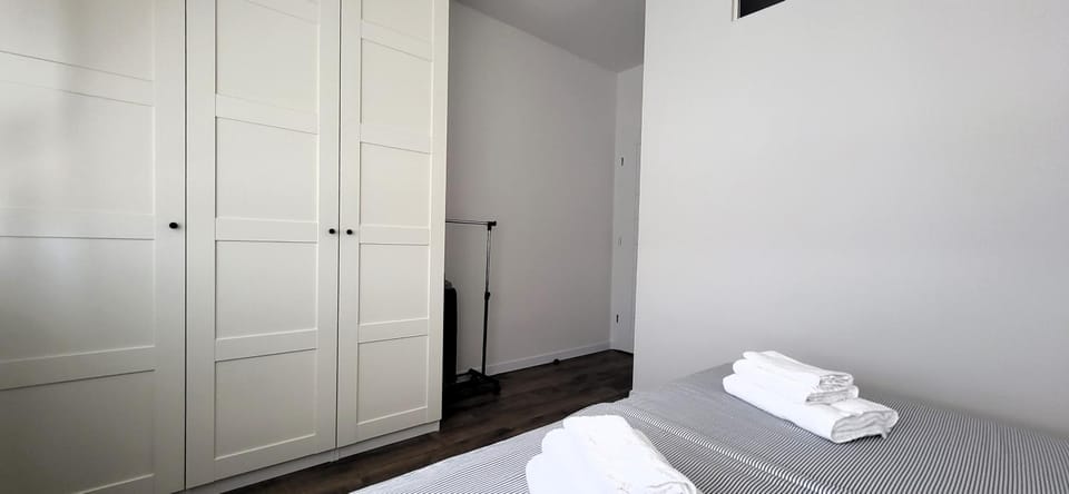 Bedroom, wardrobe