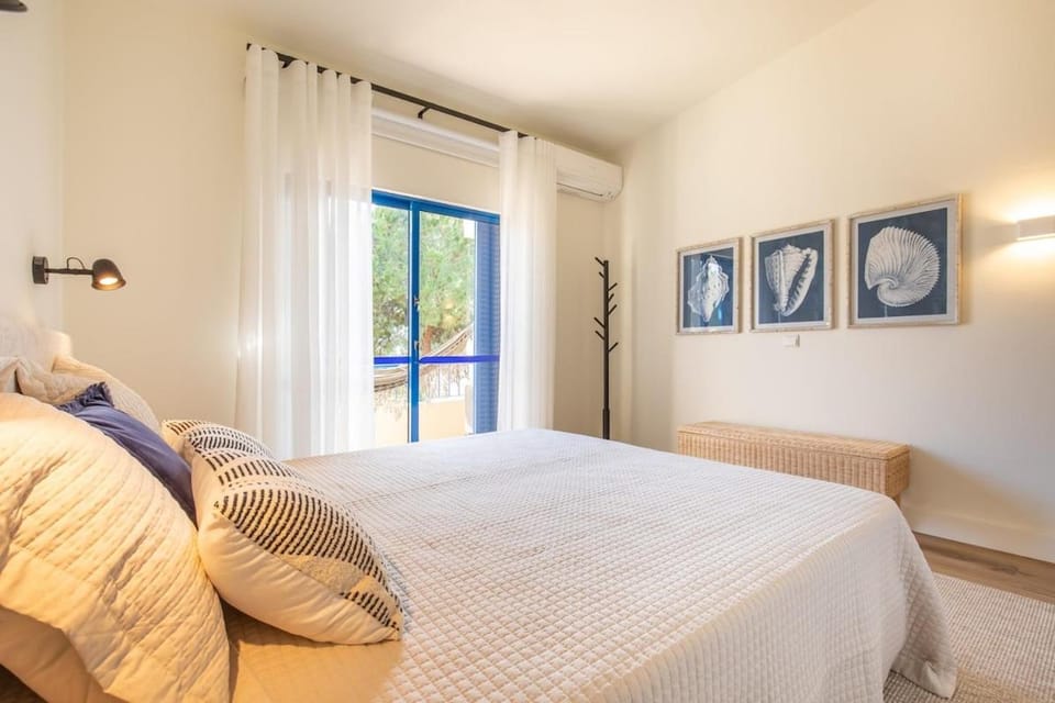 Modern 1BR Apartment with Pool & Balcony Apartment in Alvor
