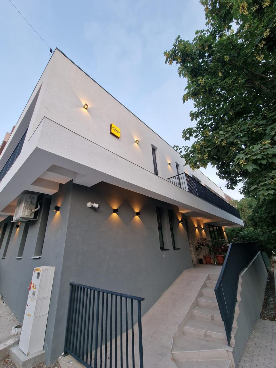Property building, Facade/entrance