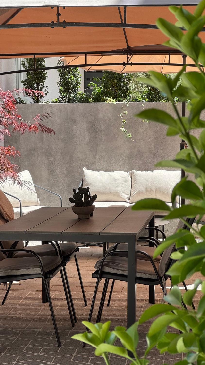 Day, Garden, Garden, View (from property/room), Balcony/Terrace, Seating area, Dining area, Garden view