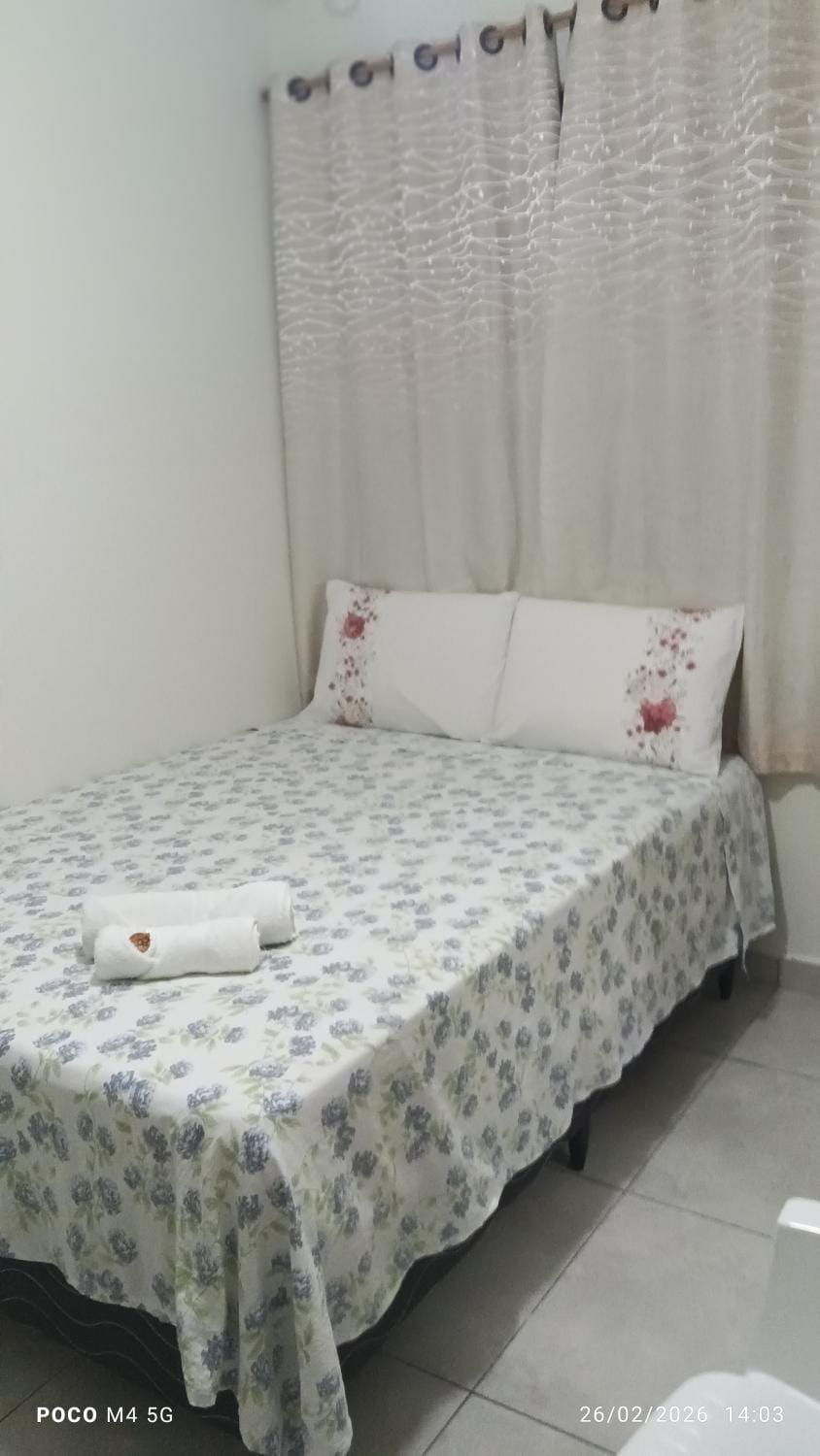 Pousada Santos 4, kitnet confortável com ar condicionado Inn in Londrina