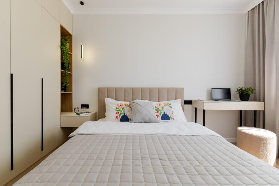 Bed, Photo of the whole room, Bedroom