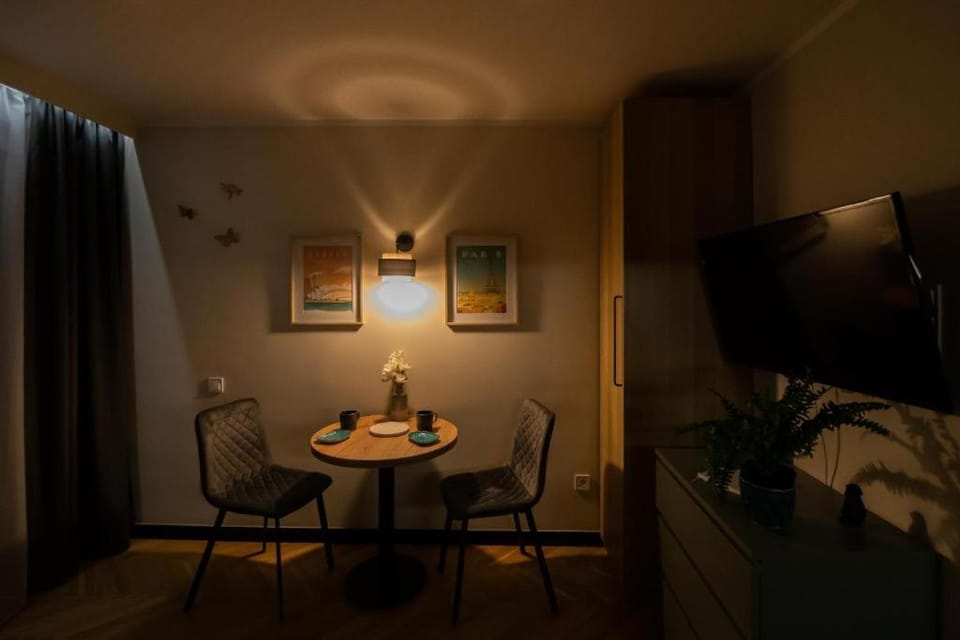 TV and multimedia, Living room, Dining area