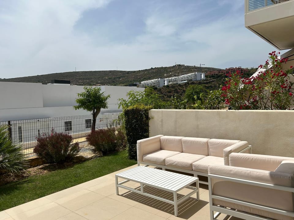 Property building, Balcony/Terrace, Living room