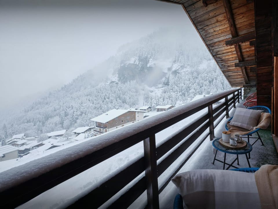 Natural landscape, Winter, View (from property/room), Seating area, Mountain view