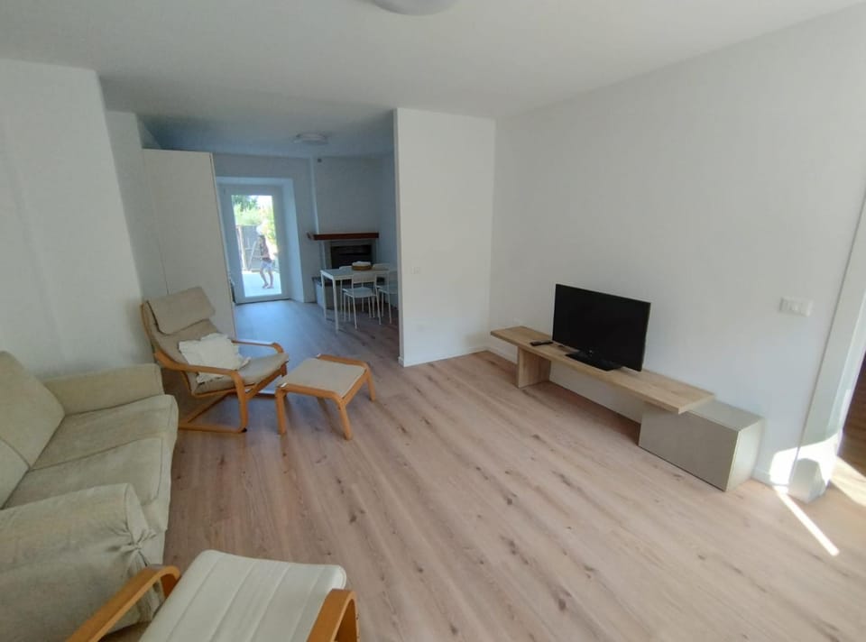 Communal lounge/ TV room, TV and multimedia, Living room