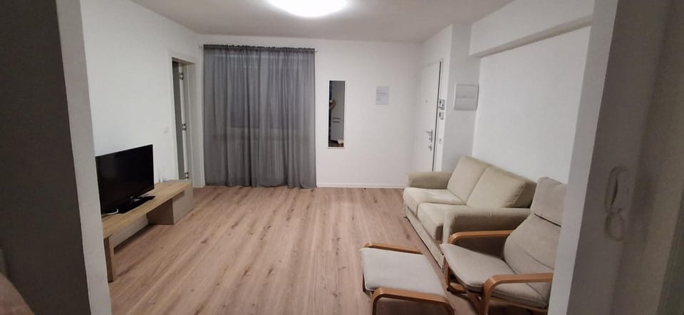 Communal lounge/ TV room, TV and multimedia, Living room, Seating area, Evening entertainment