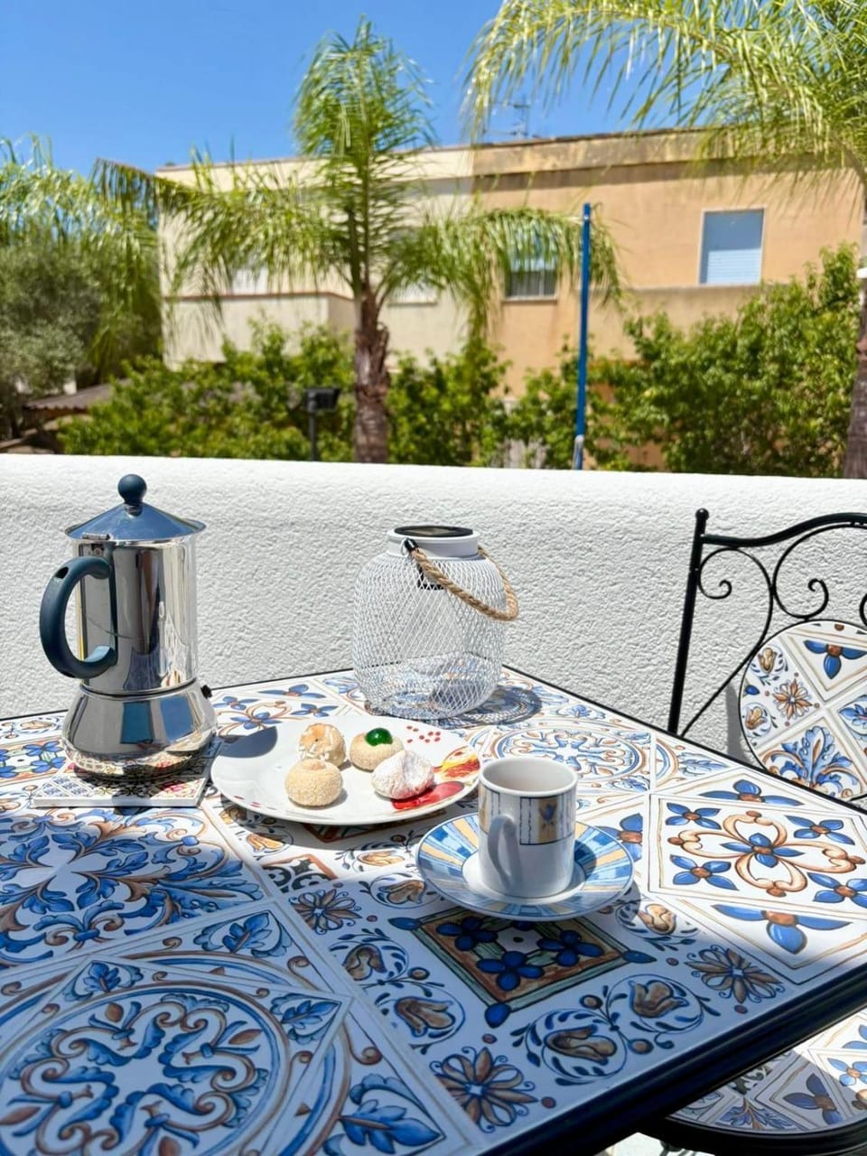 Coffee/tea facilities, View (from property/room)