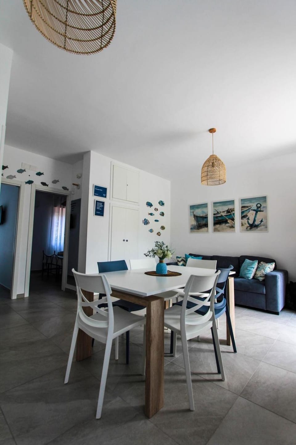 Seating area, Dining area