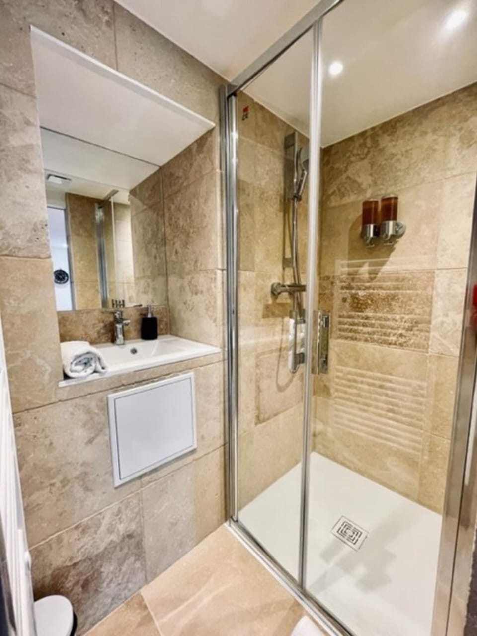 Ben Nevis charming studio in the heart of the lively life of the Pré Carré Apartment in Annecy