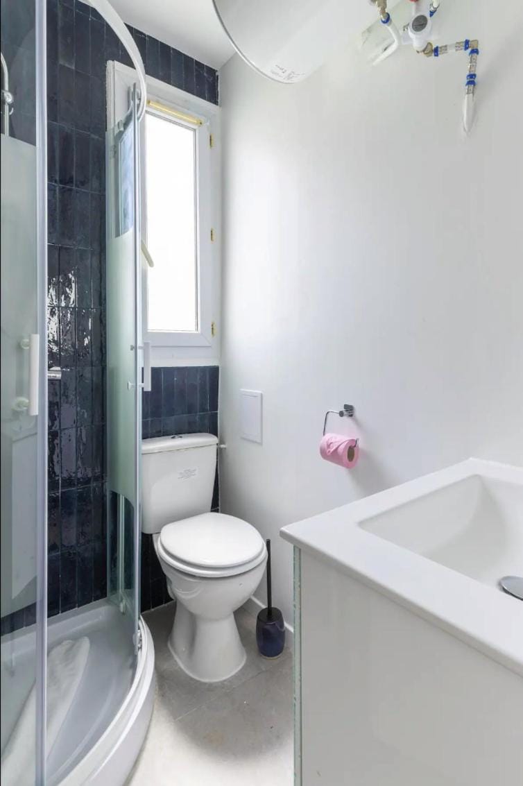 Shower, Toilet, Bathroom