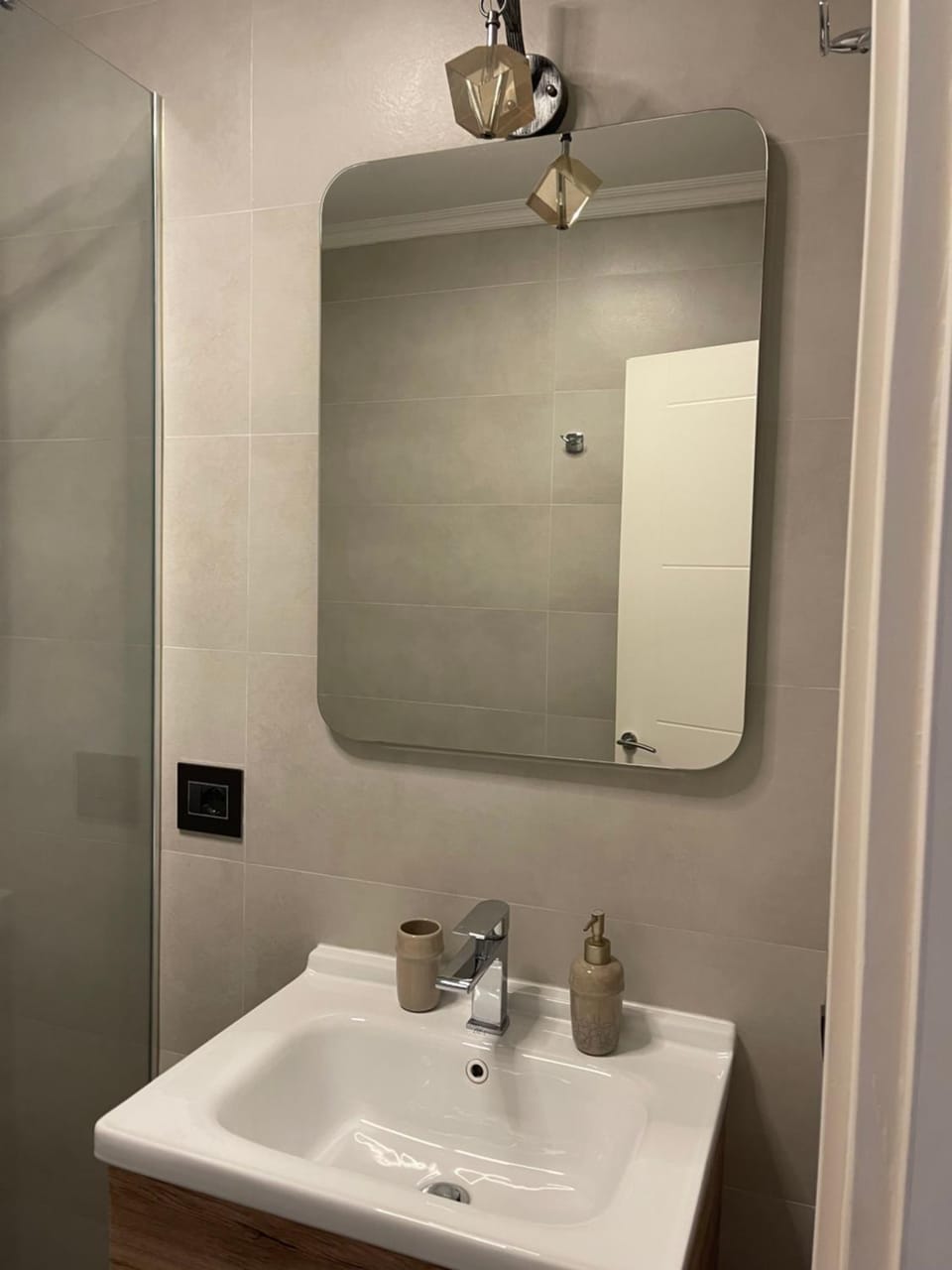 Modern Skyline Studios- Elegant Stay in New Bazaar Apartment in Tirana