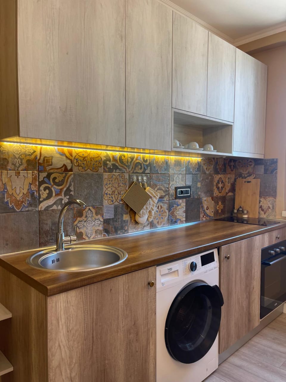 Modern Skyline Studios- Elegant Stay in New Bazaar Apartment in Tirana