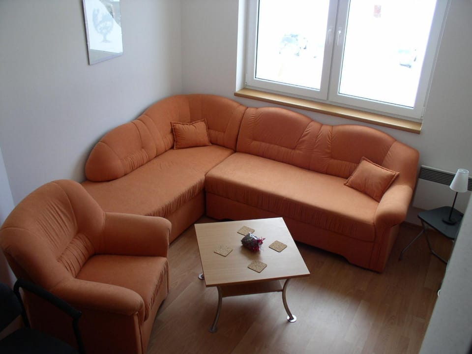 Day, Living room