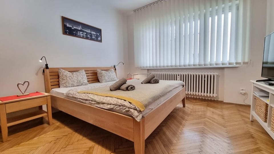 Stylish Flat in Top Area ! New with Great Access Apartment in Prague