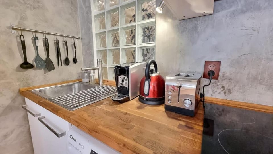 Stylish Flat in Top Area ! New with Great Access Apartment in Prague