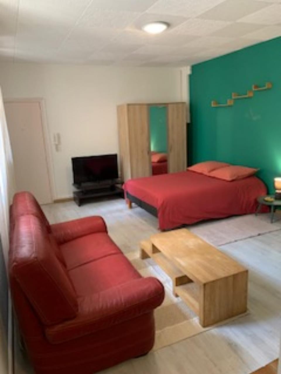 Photo of the whole room