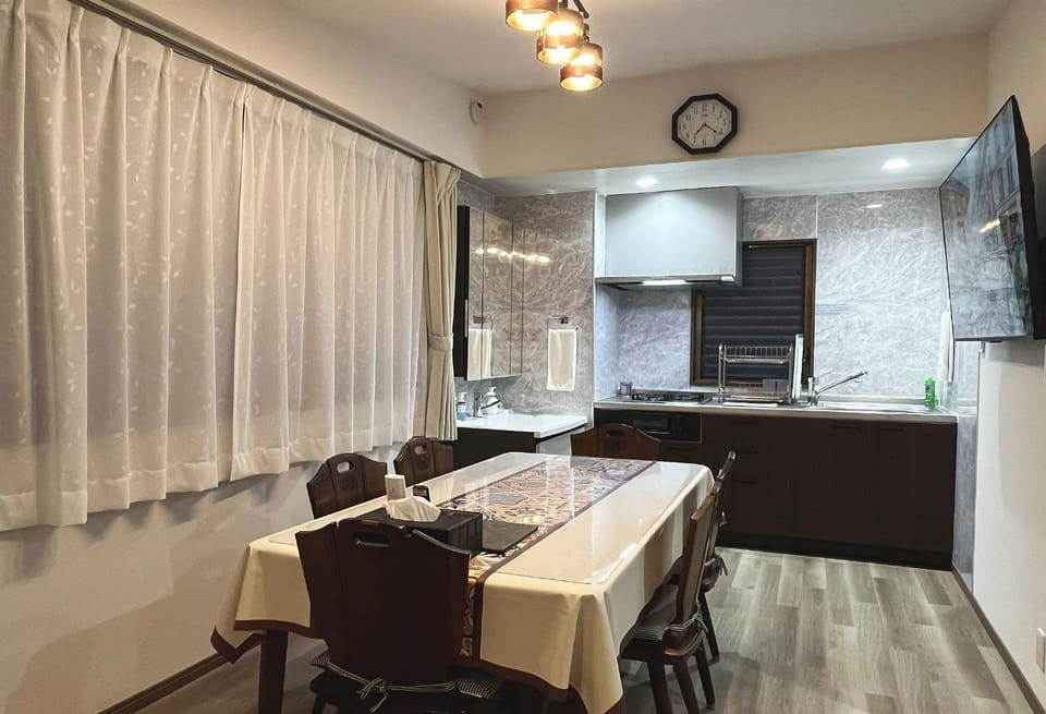 TV and multimedia, Kitchen or kitchenette, Living room, Dining area