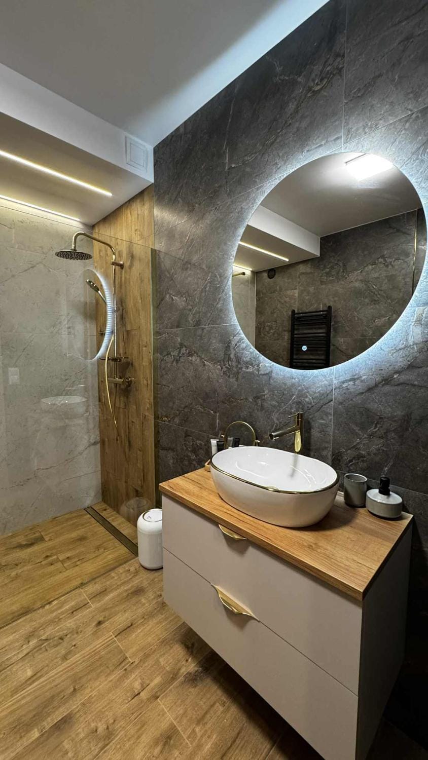 Shower, Bathroom