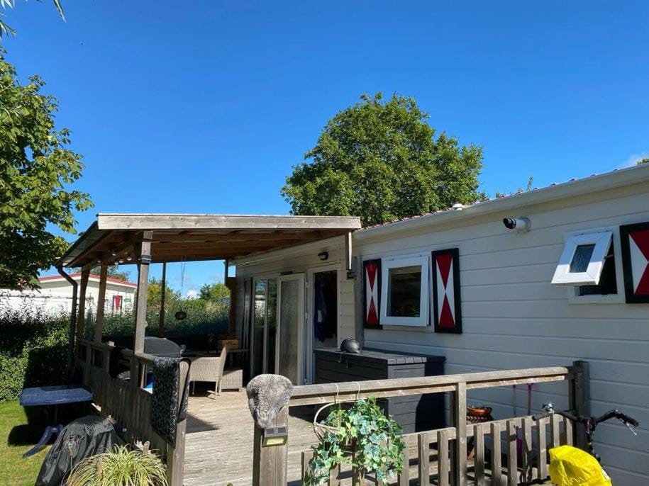 Property building, Garden, Balcony/Terrace, Garden view