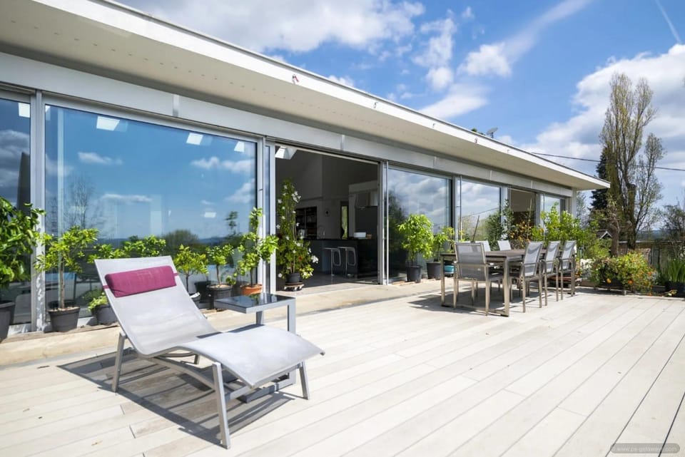 Property building, Day, BBQ facilities, Garden, View (from property/room), Balcony/Terrace, Balcony/Terrace, Living room, Seating area, Dining area, Garden view, Pool view, Pool view, Swimming pool, sunbed