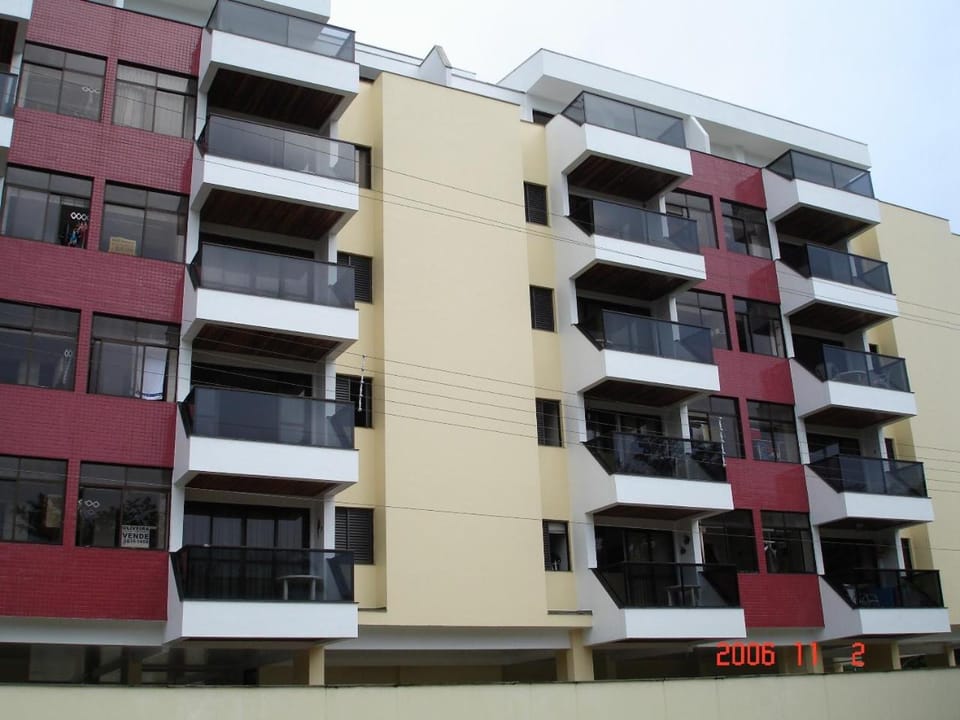 apartamento com linda sacada em direção ao mar Apartment in Ubatuba