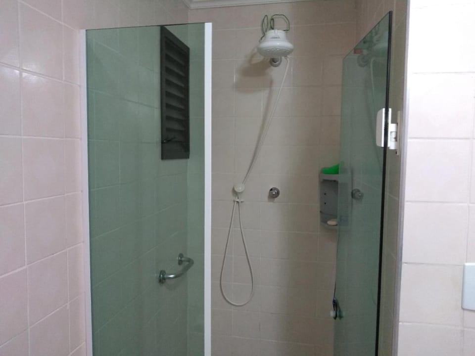 apartamento com linda sacada em direção ao mar Apartment in Ubatuba