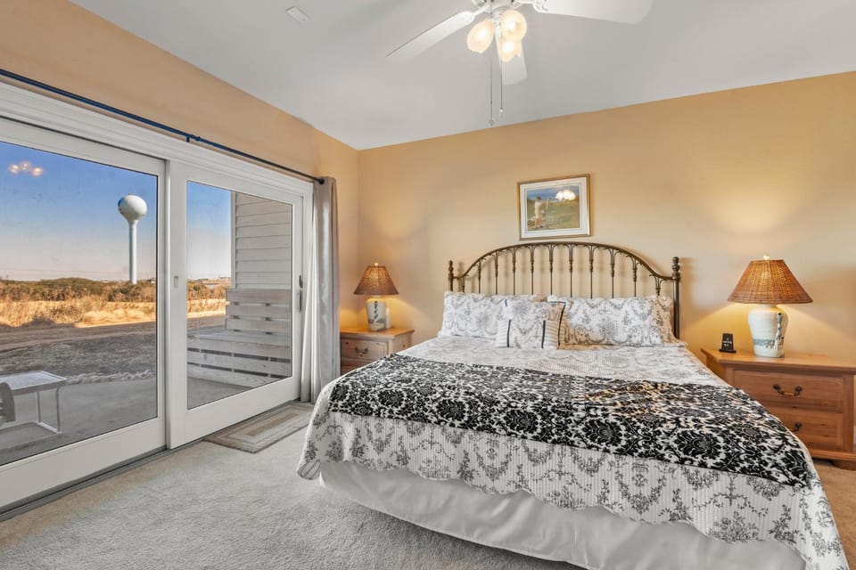 Ocean Sunrise Apartment in Corolla