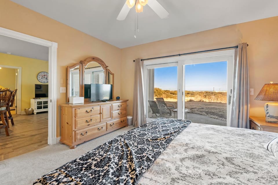 Ocean Sunrise Apartment in Corolla