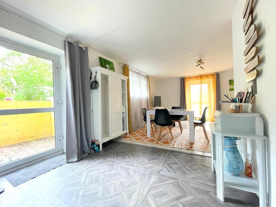 Appartement avec terrasse dans un parc privé Apartment in Brittany
