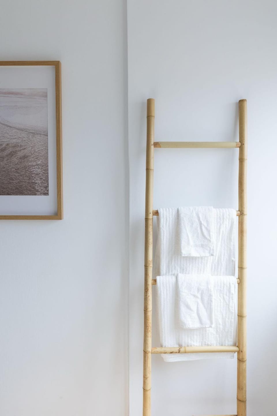 Bedroom, towels