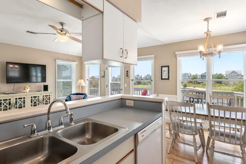 Outer Banks Bliss House in Roanoke Island
