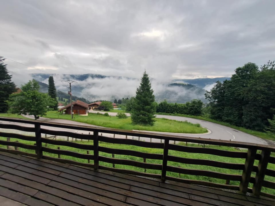 Balcony/Terrace, Balcony/Terrace, Mountain view