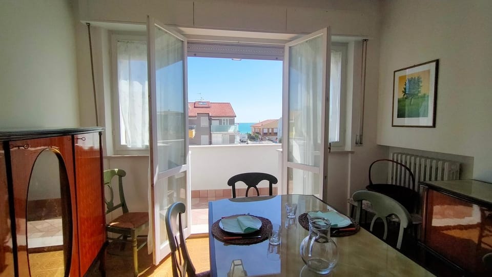 TRILOCALE A DUE PASSI DAL MARE E DAL CENTRO- cod 499 Apartment in Marcelli