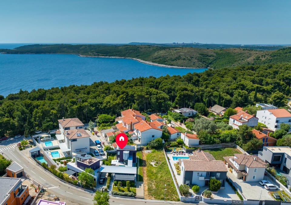 Property building, Bird's eye view