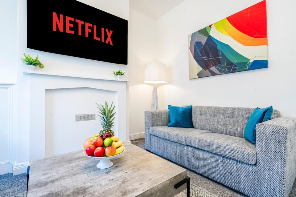 Communal lounge/ TV room, TV and multimedia, Living room, Seating area